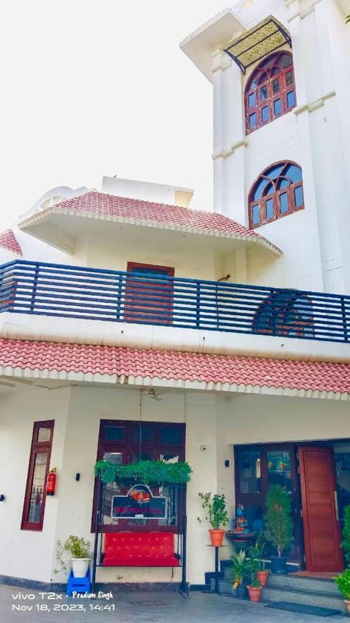 Mauji'S Villa Hotel & Guest House Allāhābād Junction المظهر الخارجي الصورة