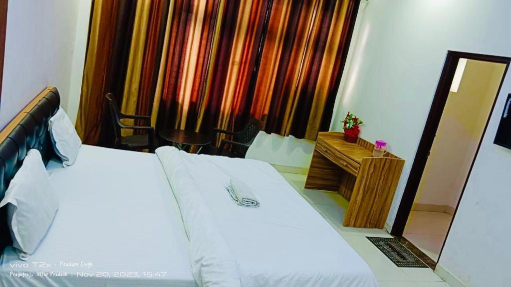 Mauji'S Villa Hotel & Guest House Allāhābād Junction المظهر الخارجي الصورة