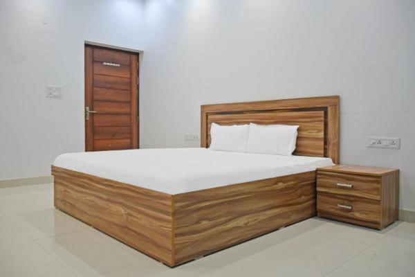 Mauji'S Villa Hotel & Guest House Allāhābād Junction المظهر الخارجي الصورة