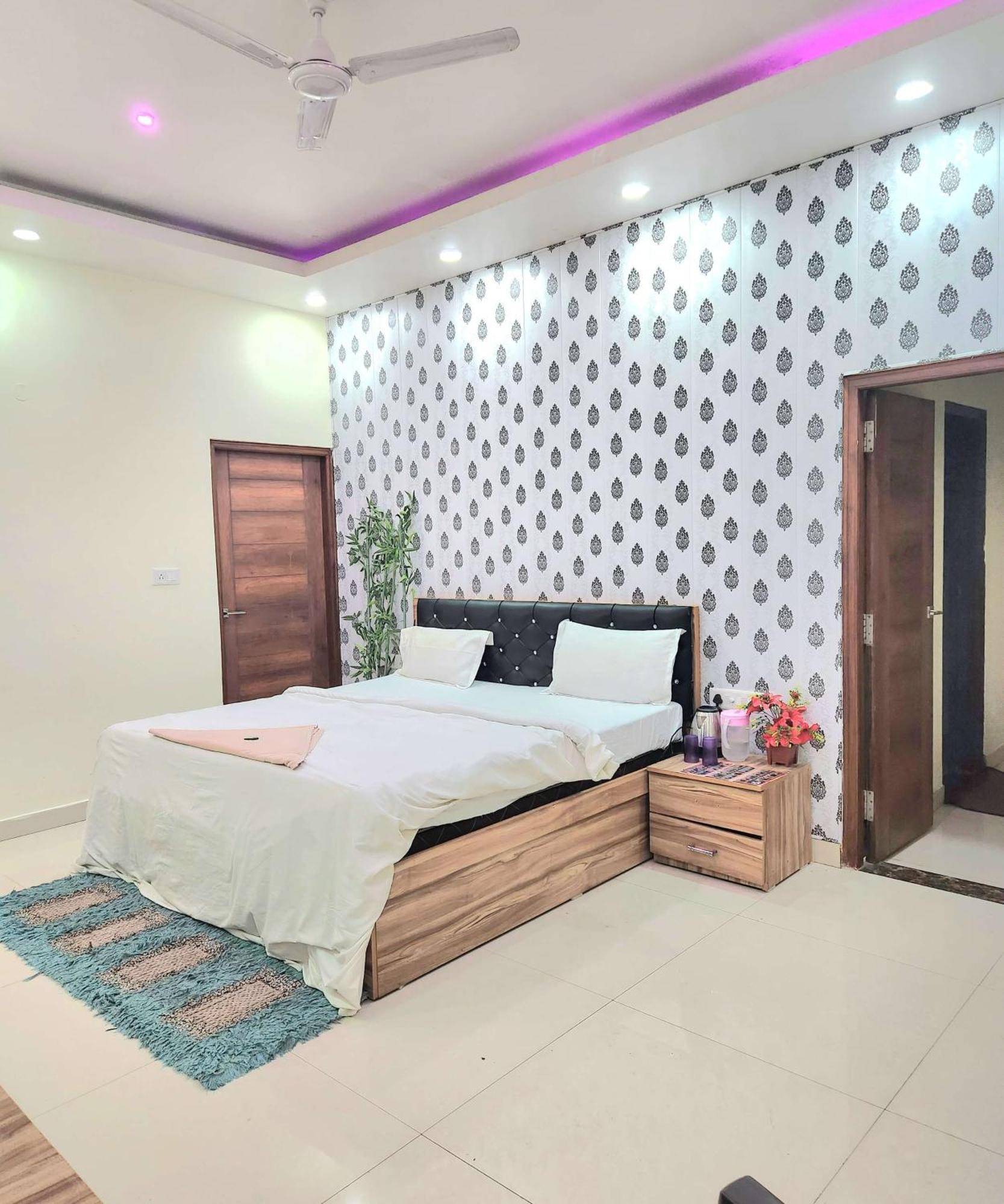 Mauji'S Villa Hotel & Guest House Allāhābād Junction المظهر الخارجي الصورة