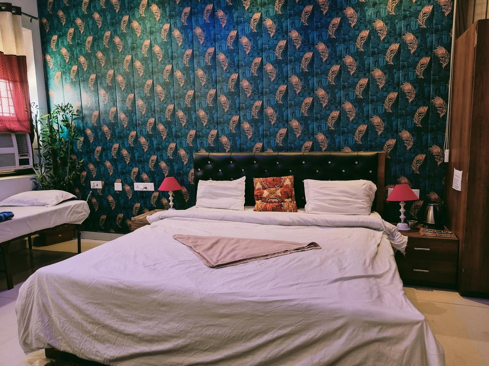 Mauji'S Villa Hotel & Guest House Allāhābād Junction المظهر الخارجي الصورة