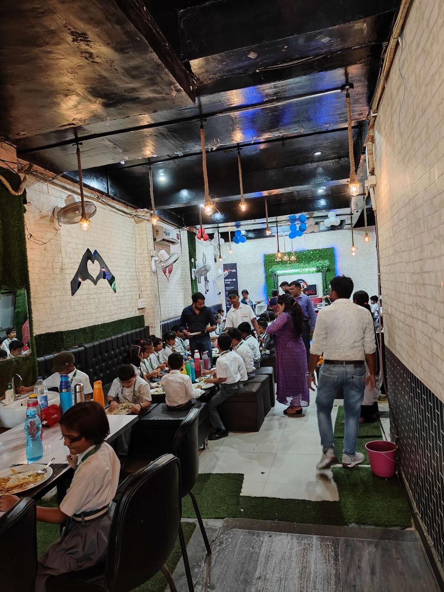 Mauji'S Villa Hotel & Guest House Allāhābād Junction المظهر الخارجي الصورة